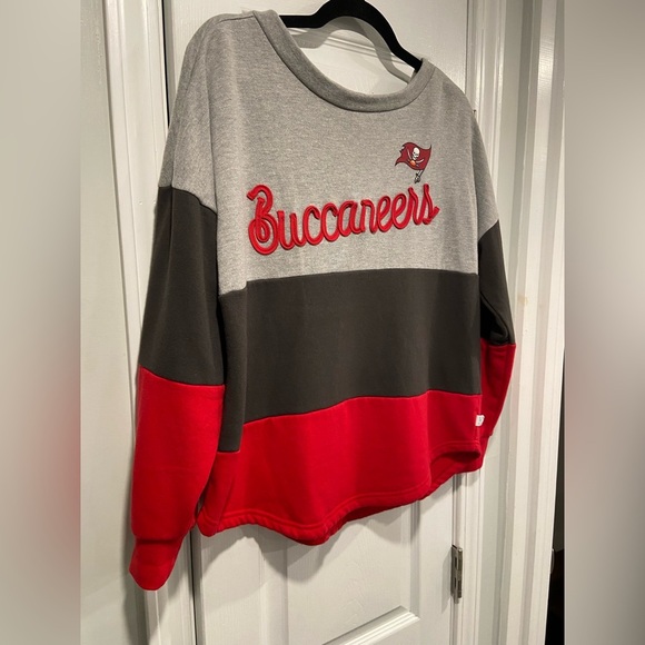 Tampa Bay Buccaneers Size M Touch Outfield Deep V-Back Tie Pullover Sweatshirt - Picture 7 of 12